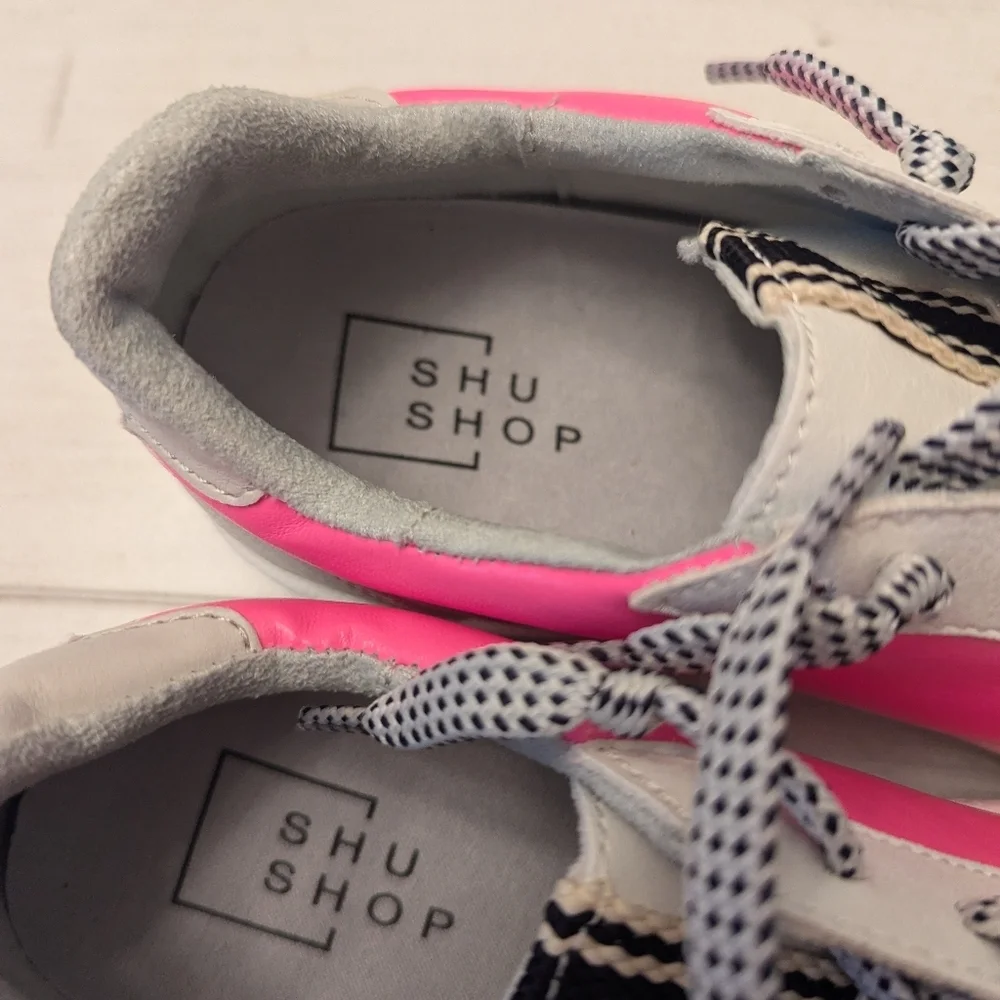 Shu shos Kids Pink and white Tennis shoes sz 3.5